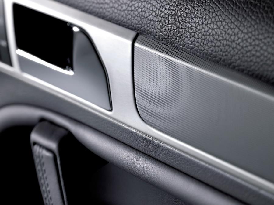  Volkswagen Touareg W12 Sport Edition 2005 года  (фото 4 из 7)
